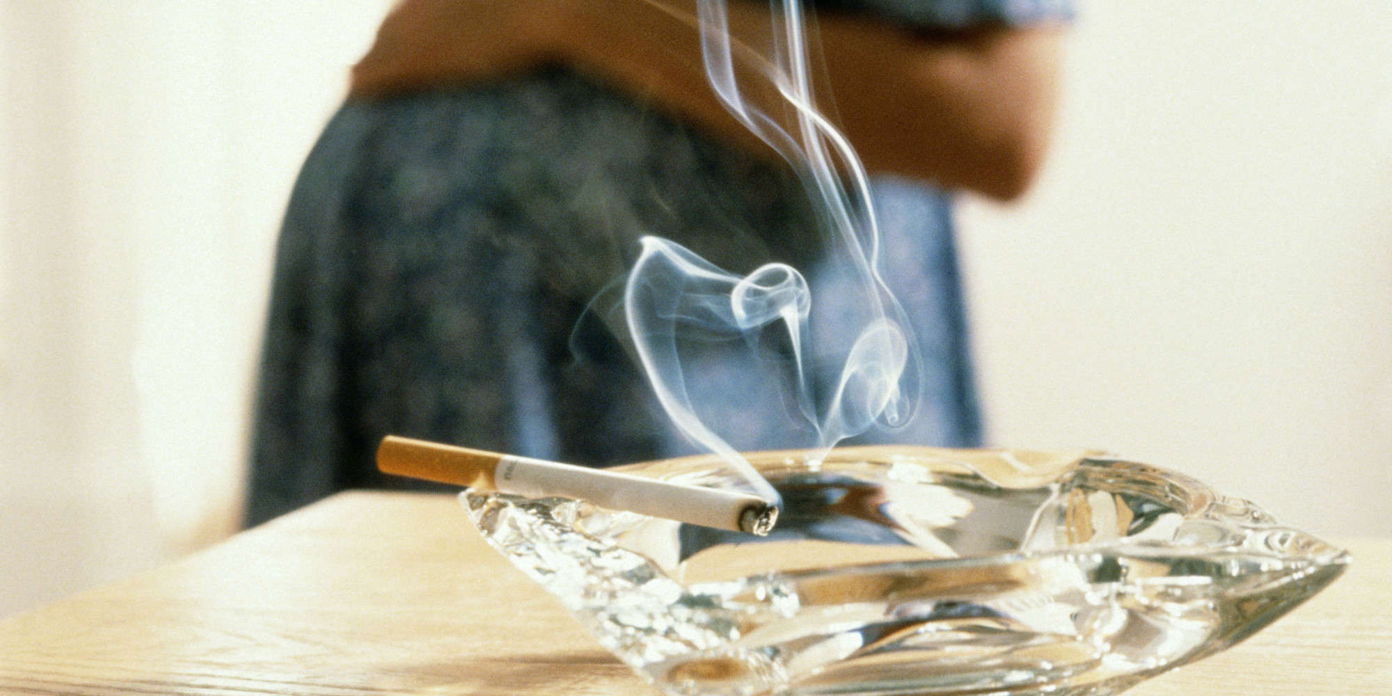 Hút thuốc lá tăng nguy cơ tắc ống eustachian