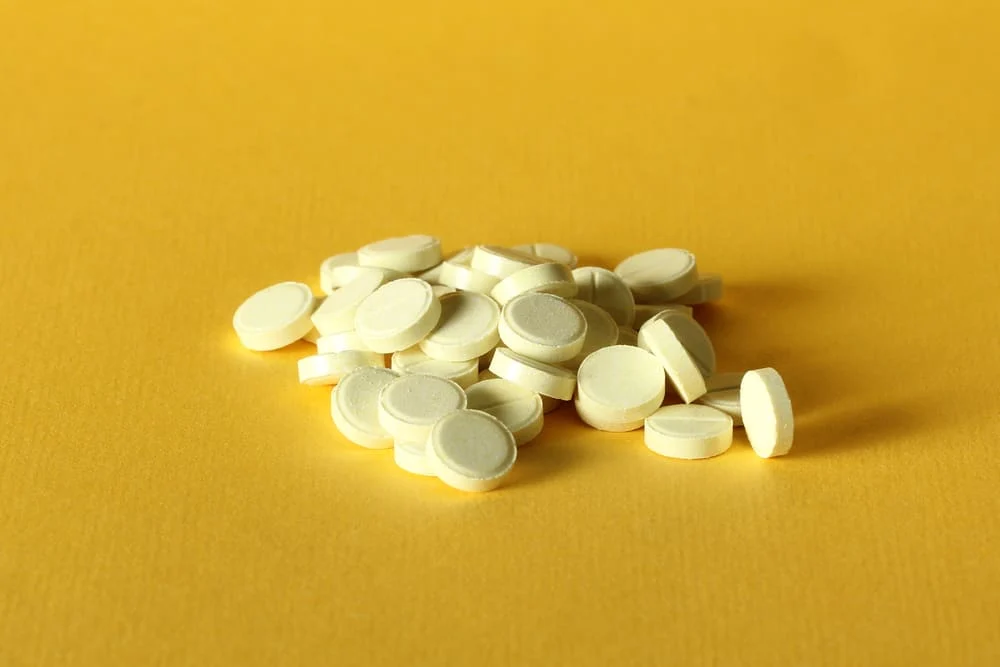 cách trị thâm mụn bằng aspirin