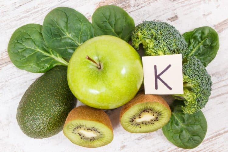Vitamin K có nhiều trong rau xanh