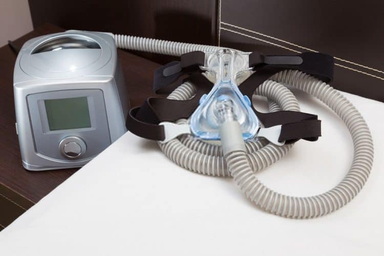 Dùng máy thở áp lực dương liên tục gây ngứa mũi
