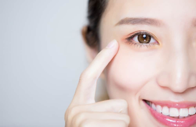 3 loại vitamin tốt cho mắt, hỗ trợ người thị lực kém