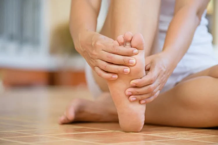 triệu chứng khi bị chai chân
