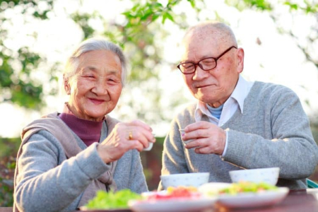 Cách xây dựng chế độ dinh dưỡng lành mạnh cho người già