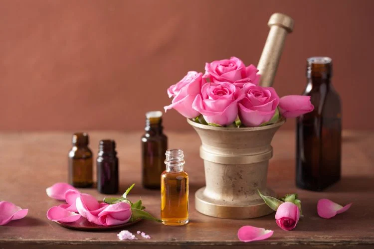 tinh dầu hoa hồng giảm stress