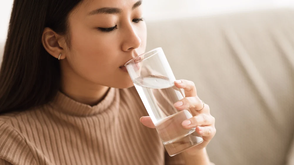 uống nhiều nước trước khi xạ hình thận