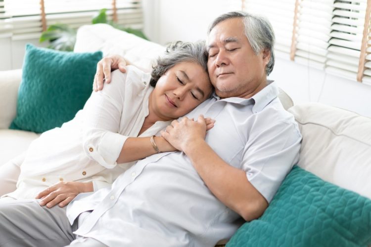 Bí quyết ngủ ngon cho người lớn tuổi