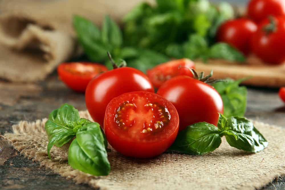Cà chua là thực phẩm đem lại nhiều lợi ích sức khỏe cho con người