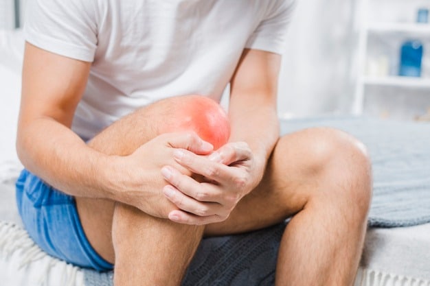 Dấu hiệu sớm của đau nhức xương khớp do viêm khớp là gì?