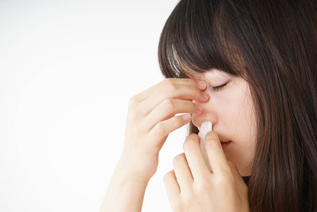 Xì mũi ra máu vào buổi sáng có phải là dấu hiệu nguy hiểm?