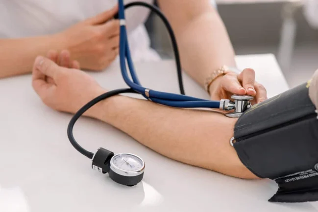 Huyết áp kẹt là gì? Nguyên nhân, triệu chứng và điều trị