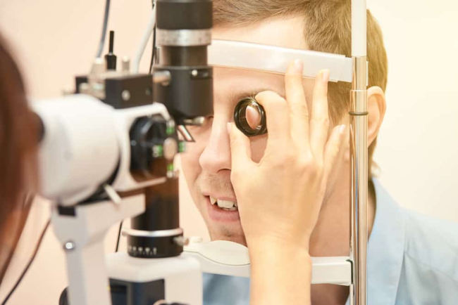 Loạn thị có chữa được không? Các phương pháp điều trị phổ biến