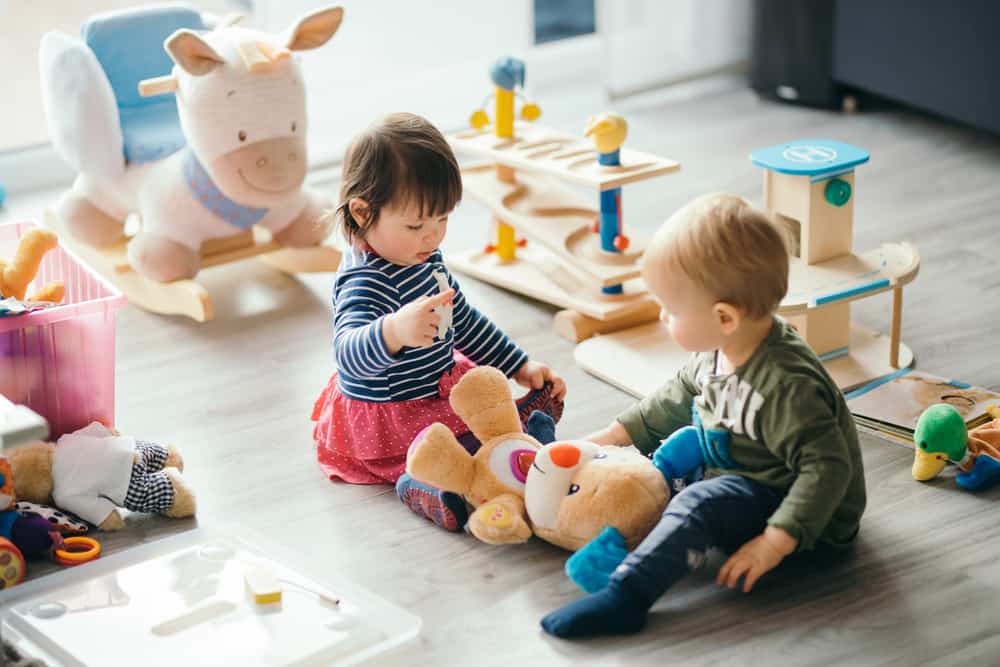 đồ chơi giúp trẻ phát triển trí não