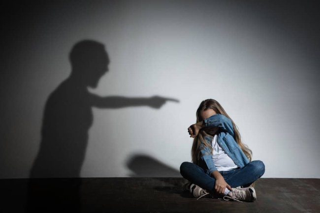 Dấu hiệu trẻ bị bạo hành: Những “manh mối” nào không nên bỏ qua?