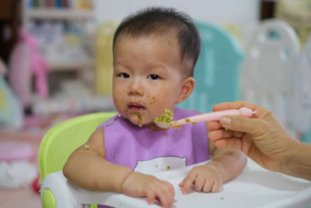 trẻ 9 tháng tuổi biếng ăn 