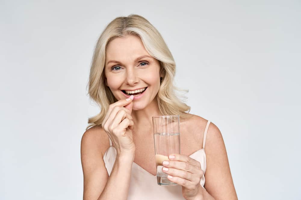 vitamin tổng hợp cho phụ nữ trên 50 tuổi