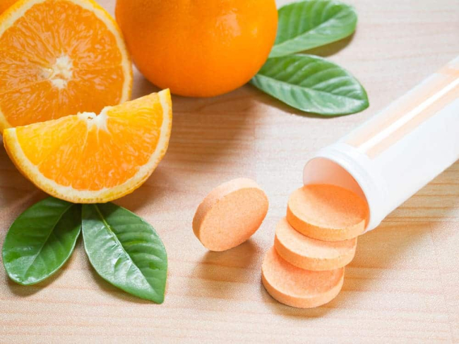 Hỏi đáp Bác sĩ: Có nên uống vitamin C vào ban đêm không?
